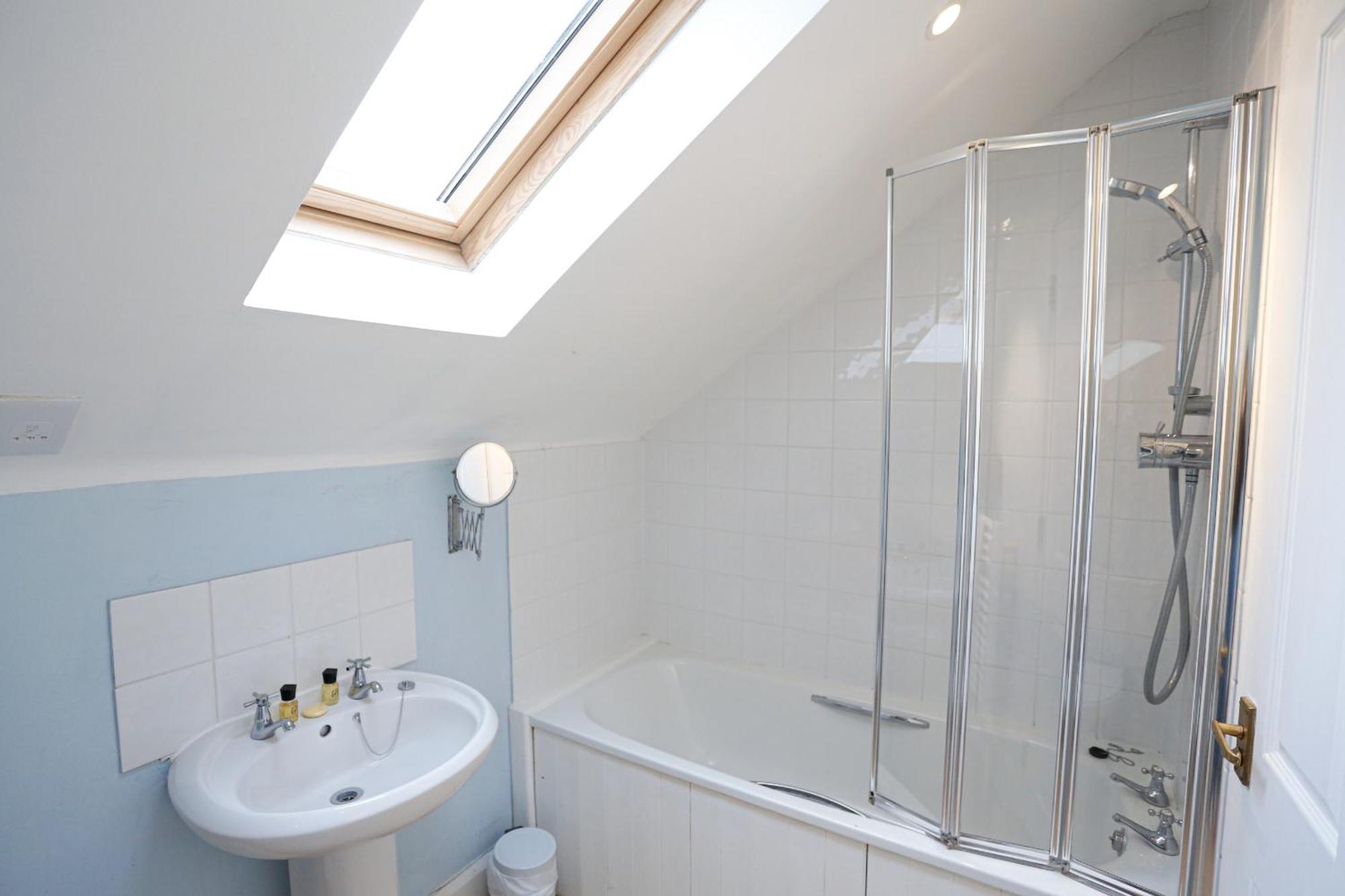 The Fishbourne Bed & Breakfast Fishbourne  Room photo